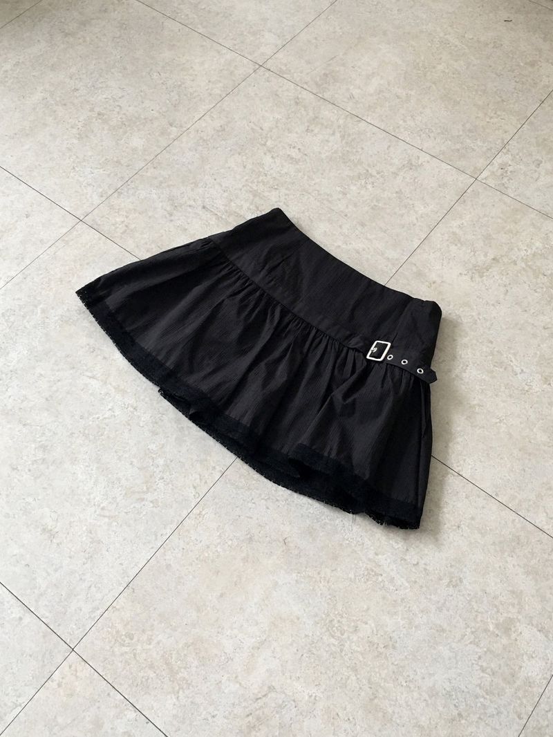 Lace buckle mini skirt pt
