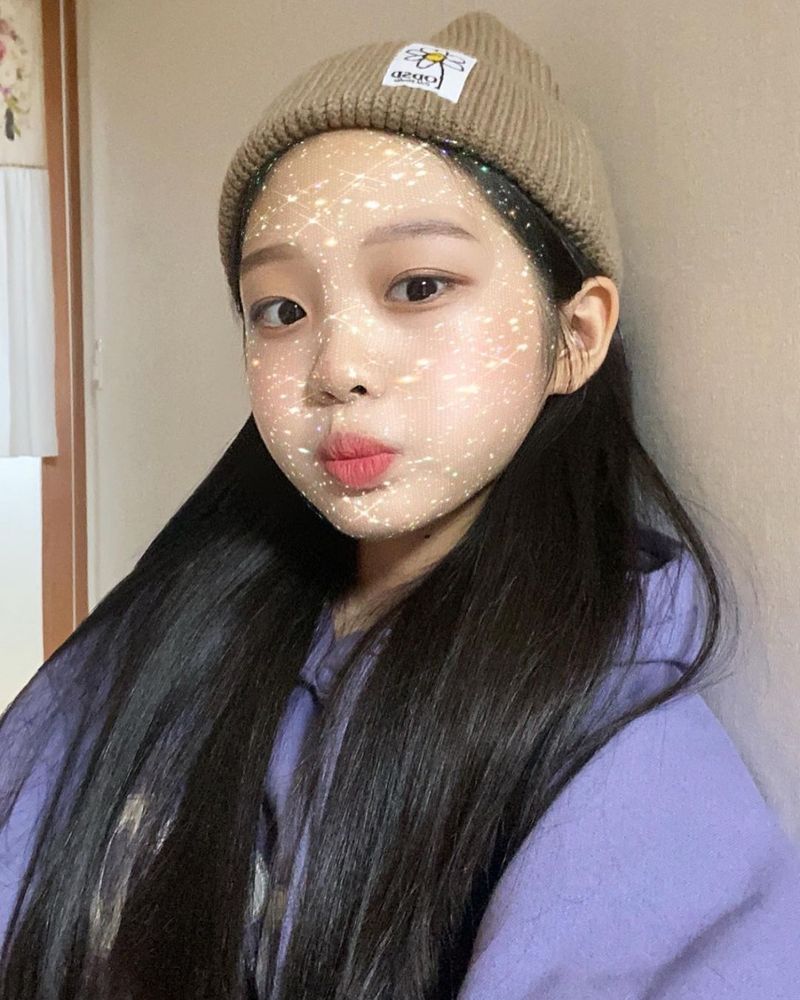 PIXEL DAISY KNIT BEANIE