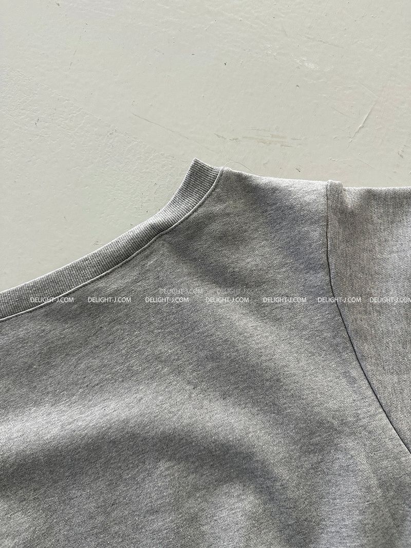 Ribbon brooch SET Off-shoulder sweatshirt
