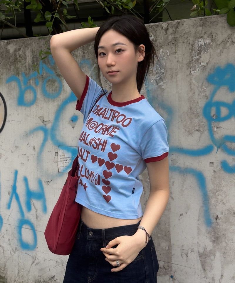 WaiKei(ワイケイ)の「マルチーズ レタリング カラーブロック クロップ リンガー 半袖Tシャツ(トップス)」