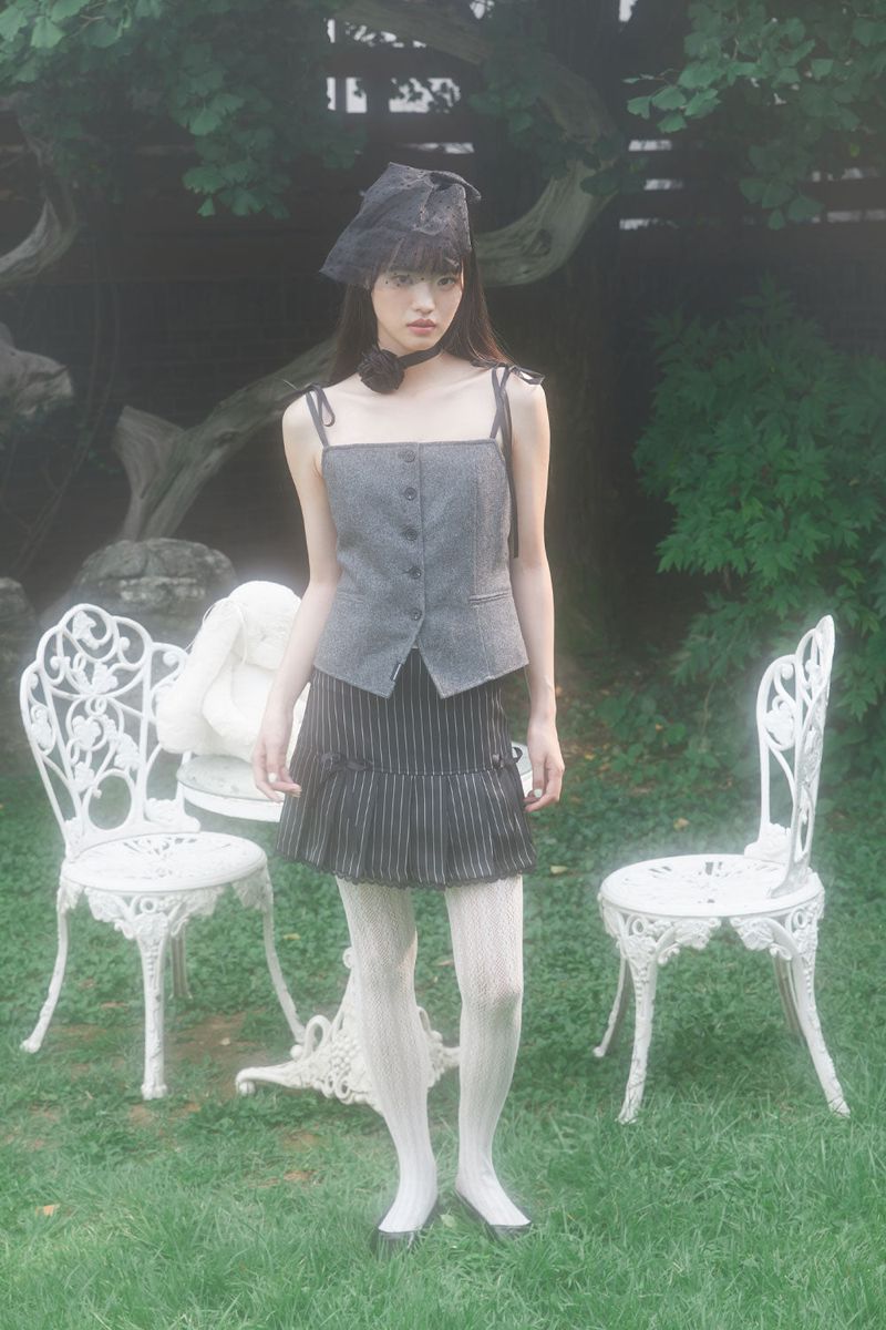RIBBON BUTTON TOP (CHARCOAL)