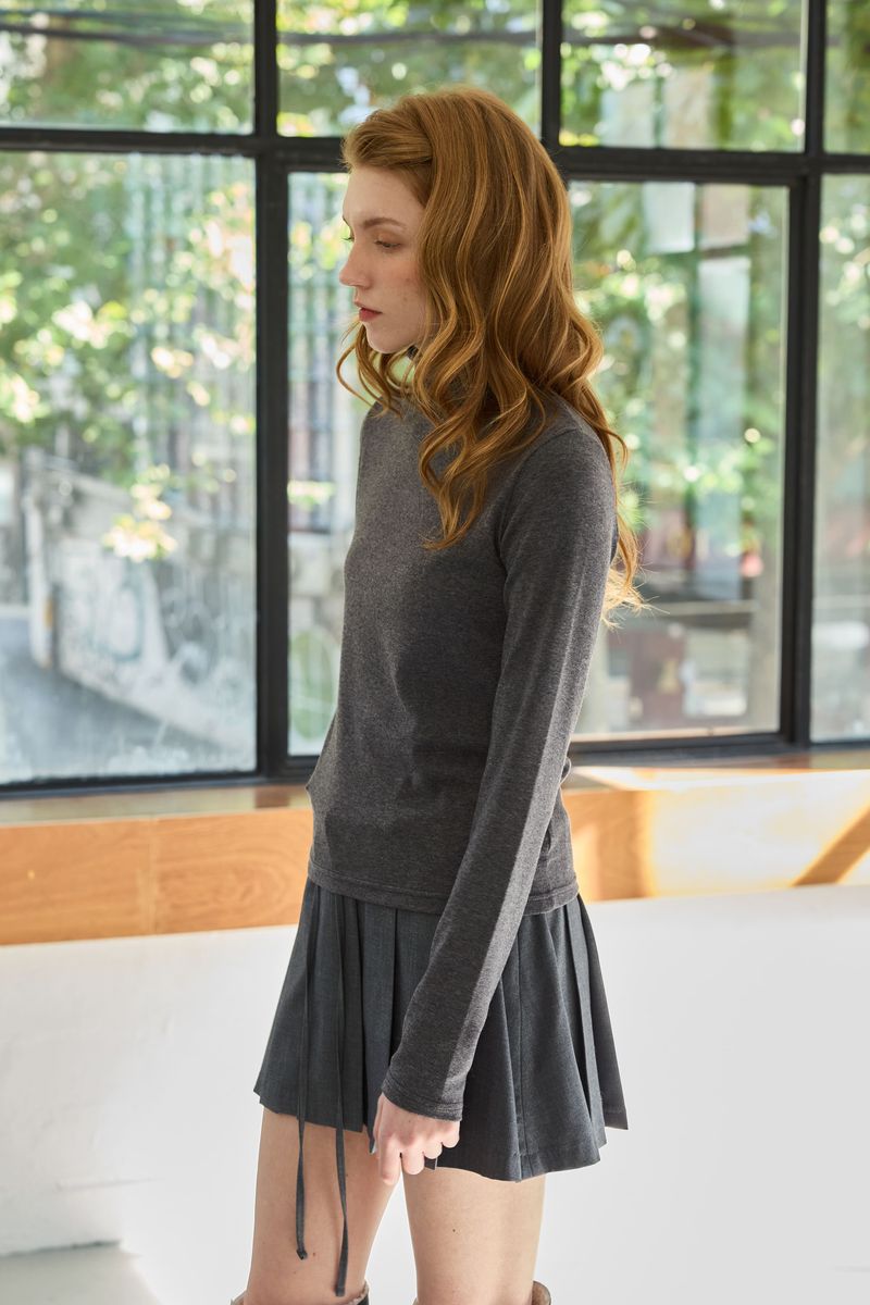 CLASSIC WOOL TURTLENECK TOP / CHARCOAL