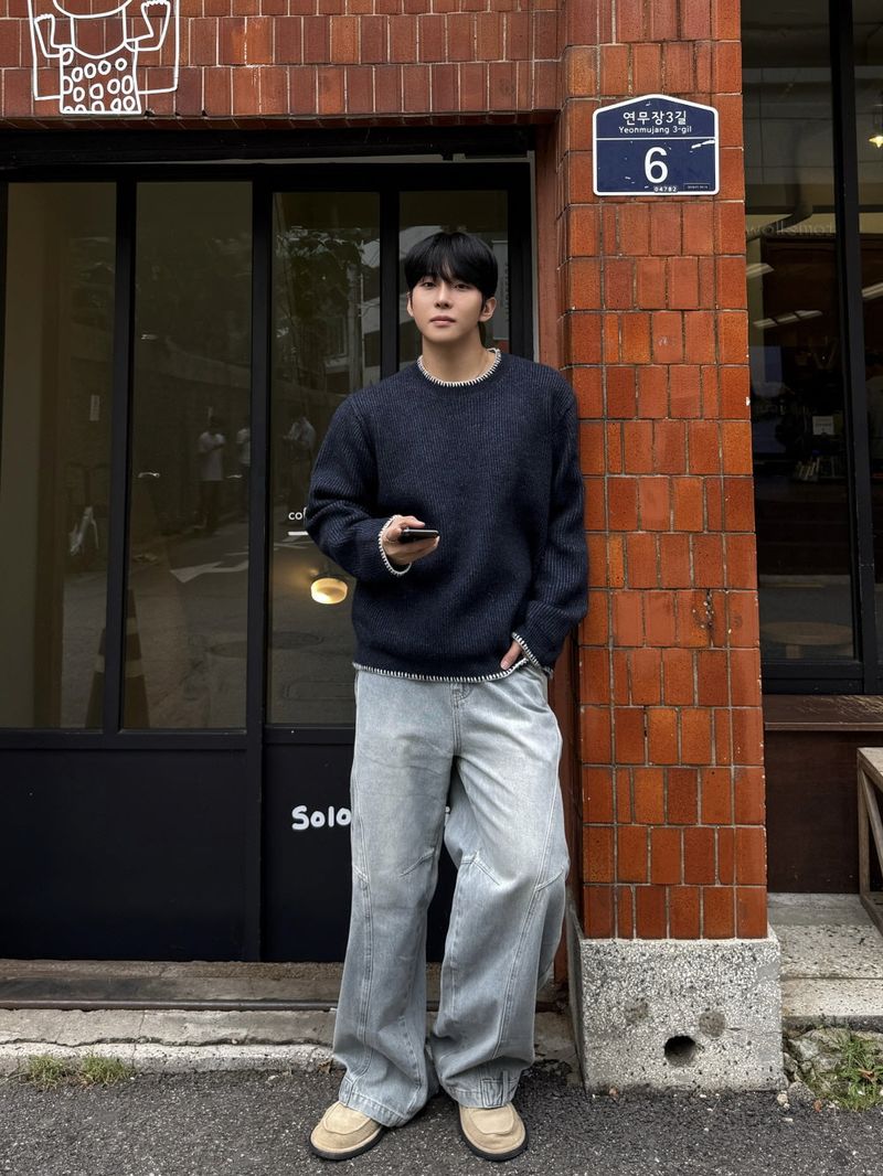 Hoshi line round knitwear