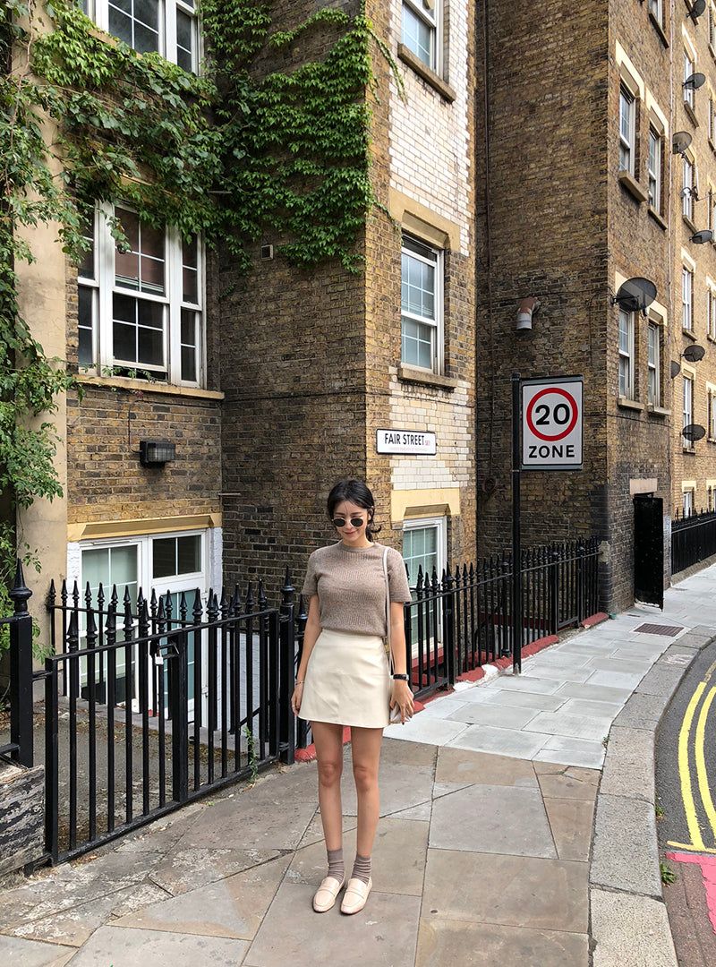 Bullet leather skirt