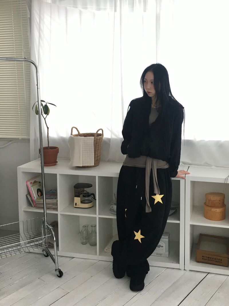 Mini Zan Flower Embossed Crop Hoodie (6c)