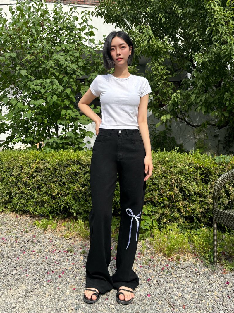 RIBBON EMBROIDERED BLACK DENIM PANTS code 18203