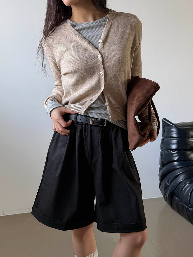 MUZESEOUL(ミューズソウル)の「Soft v neck crop cardigan(6color)(Tops)」