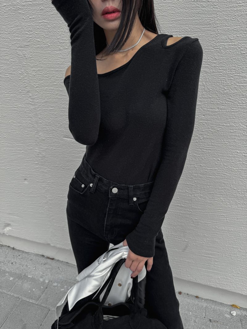 Cut Out Long Sleeve T-shirt