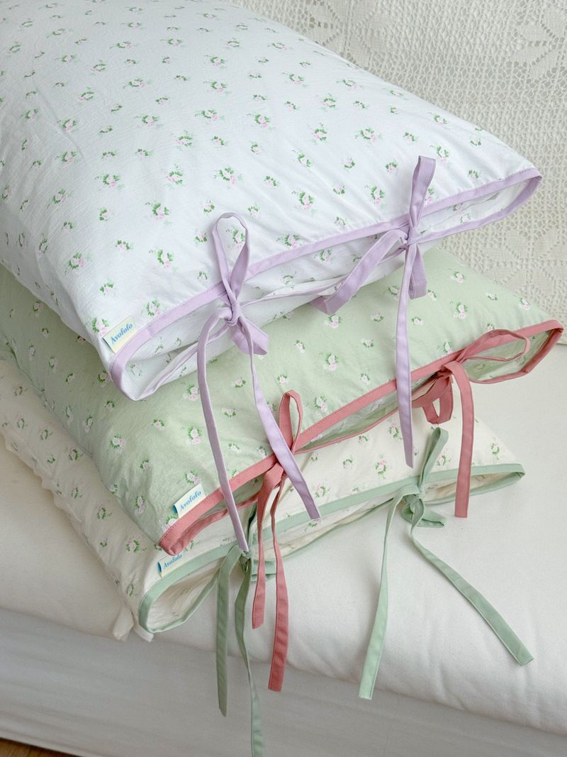 Flo ribbon string pillow cover floral pattern hotel style