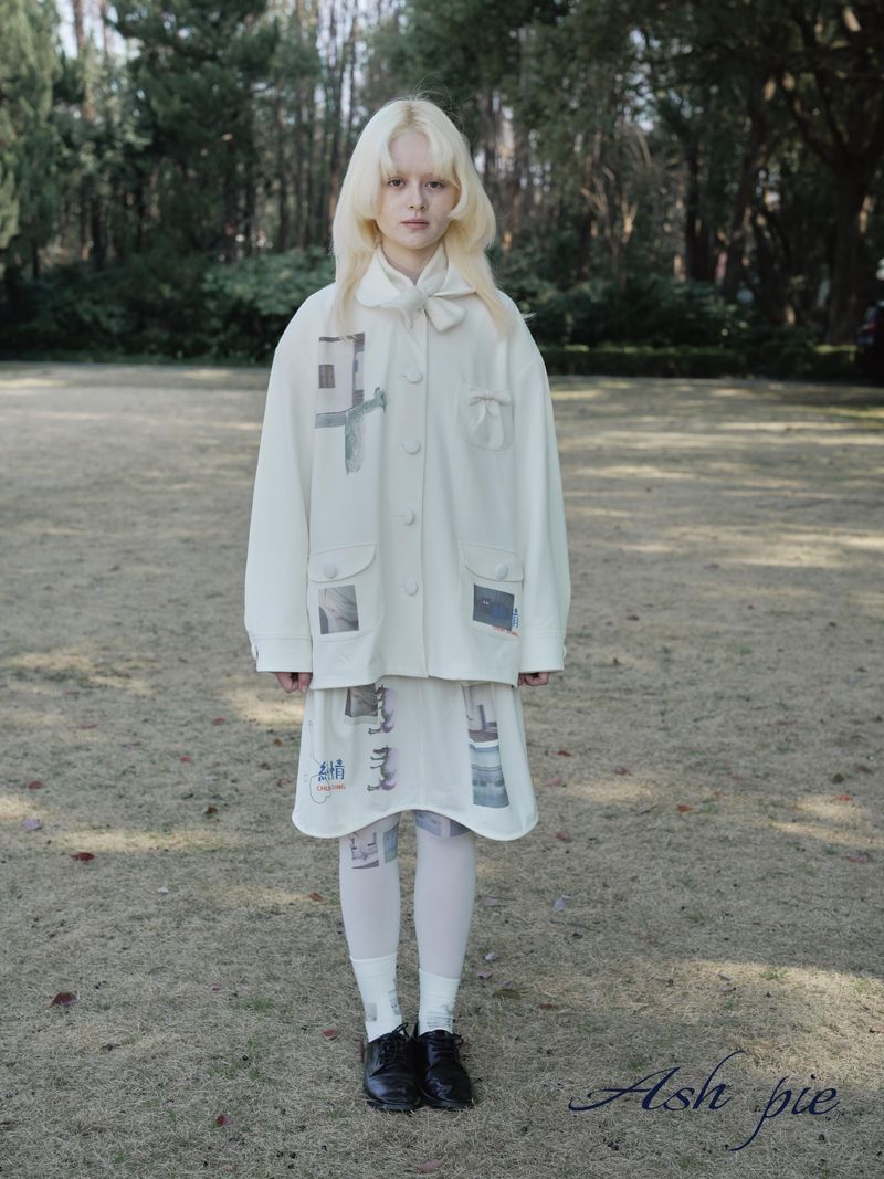 AW25 Loose coat with doll collar