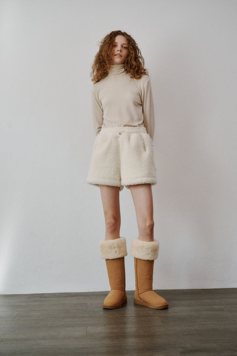Basic turtle neck T-shirts (Beige)