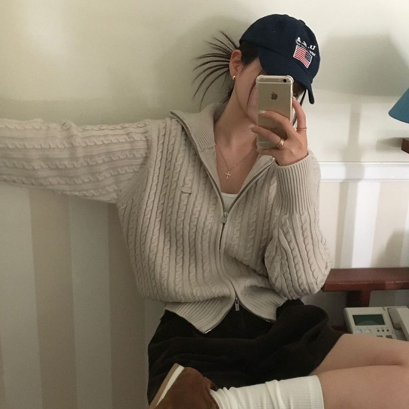 [BELLIDE MADE] Cable knit zip-up with pendant