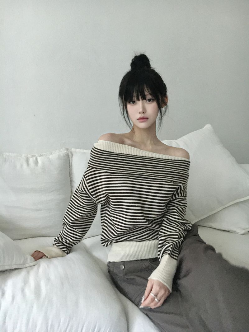 button kitty knit