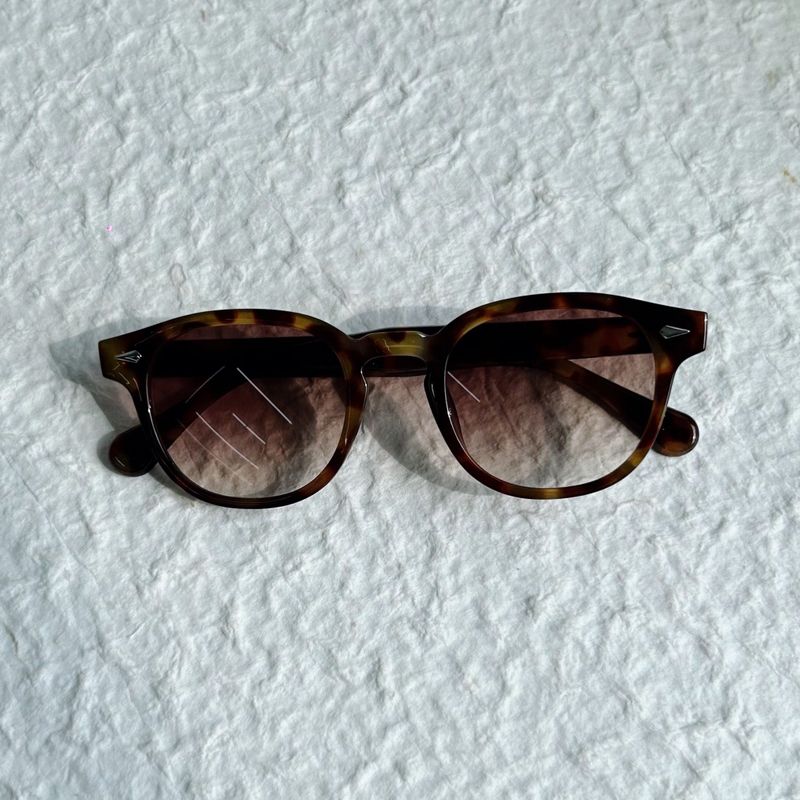 Lightweight Round Sunglasses