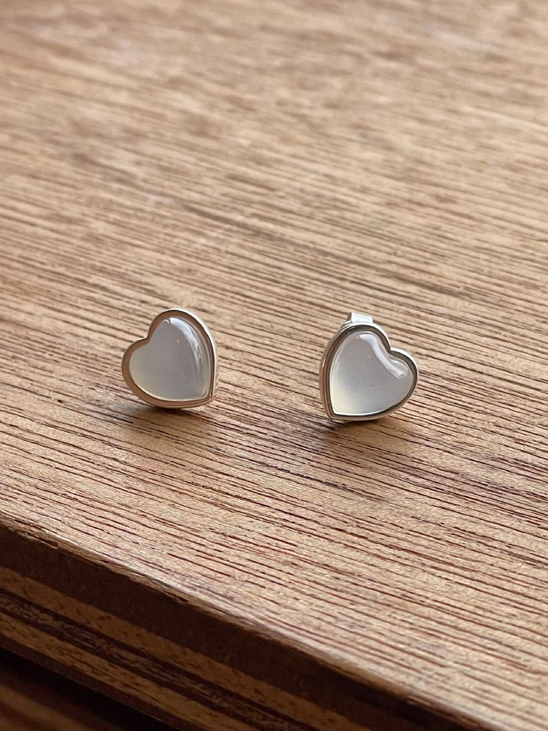 cats eye heart earring