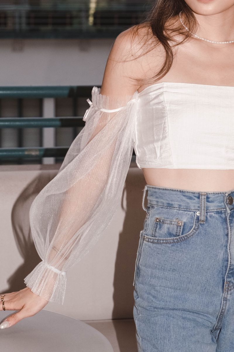  Swan Lake Off-shoulder Top - White