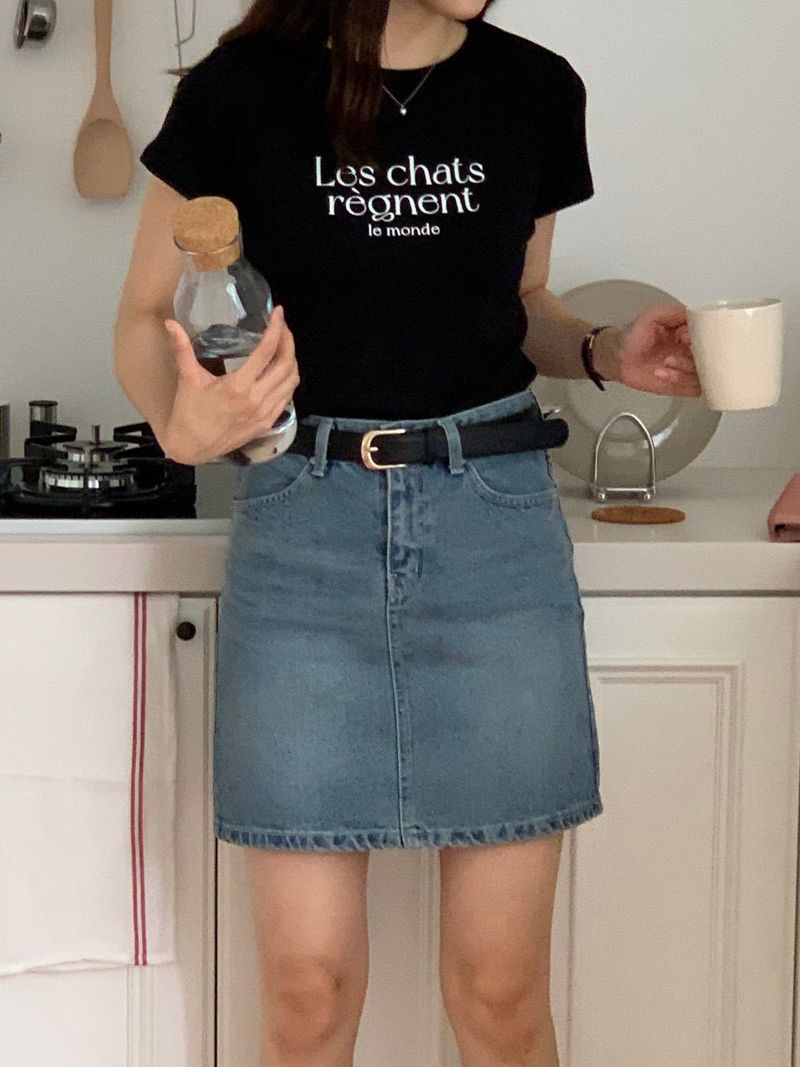 LES CHATS LETTERING T-SHIRT BLACK
