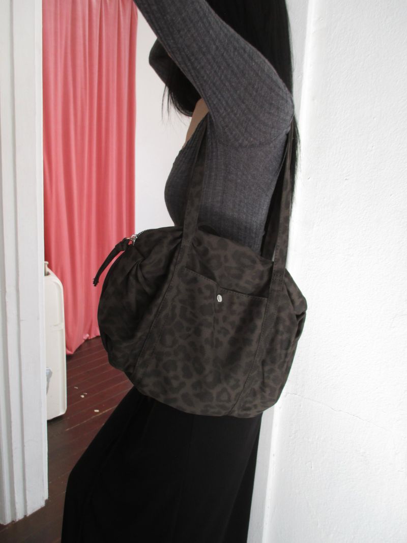 vintage leopard shoulder bag