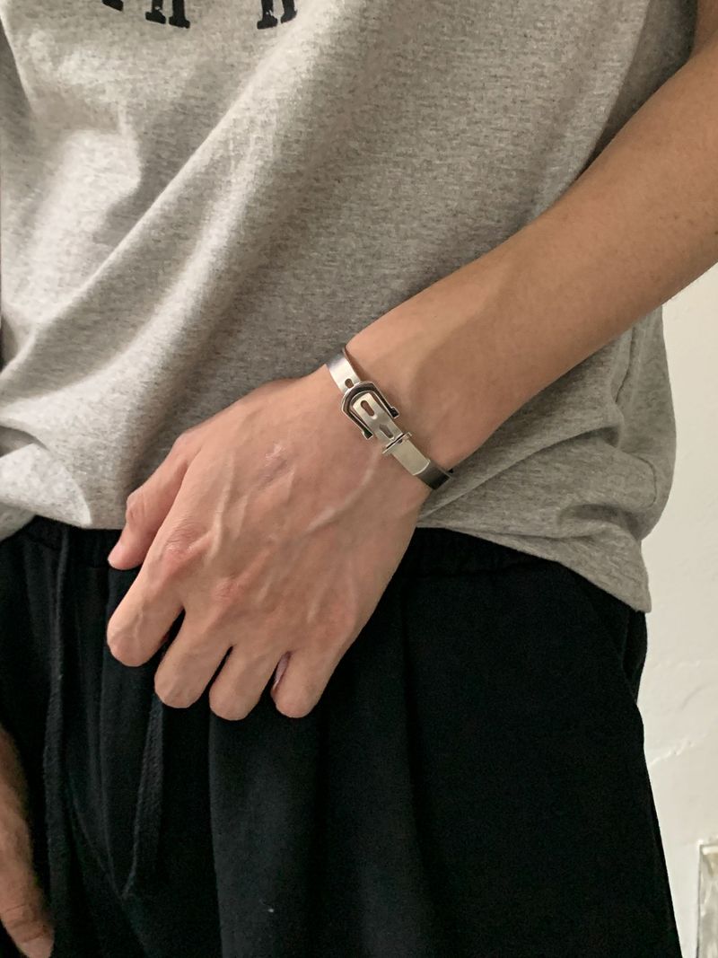 WHAT A LOOK(ワット ア ルック)の「Belt bangle bracelet (Silver)(Accessories)」