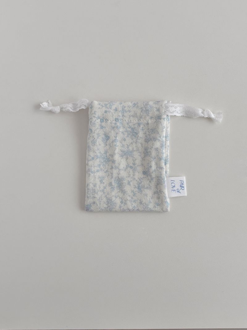 Brielle Vintage Flower Drawstring Pouch