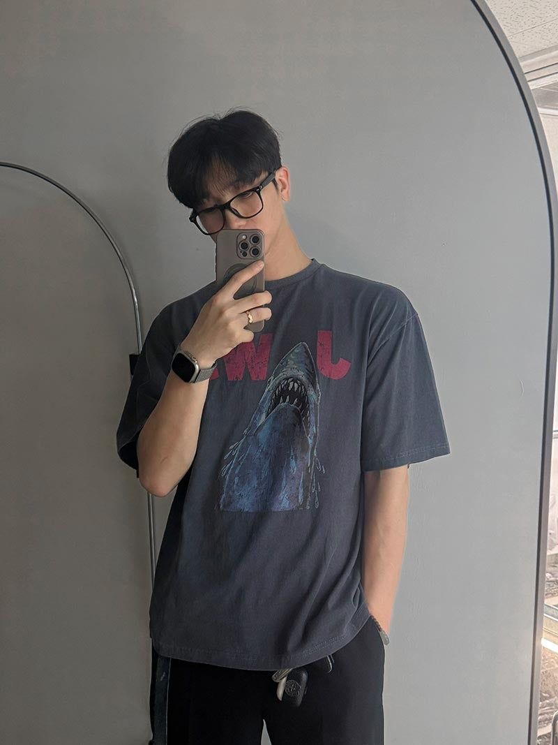 ASCLO（エジュクロ）の「[A-T0188] ヴィンテージシャーク半袖Tシャツ (2色)（トップス）」