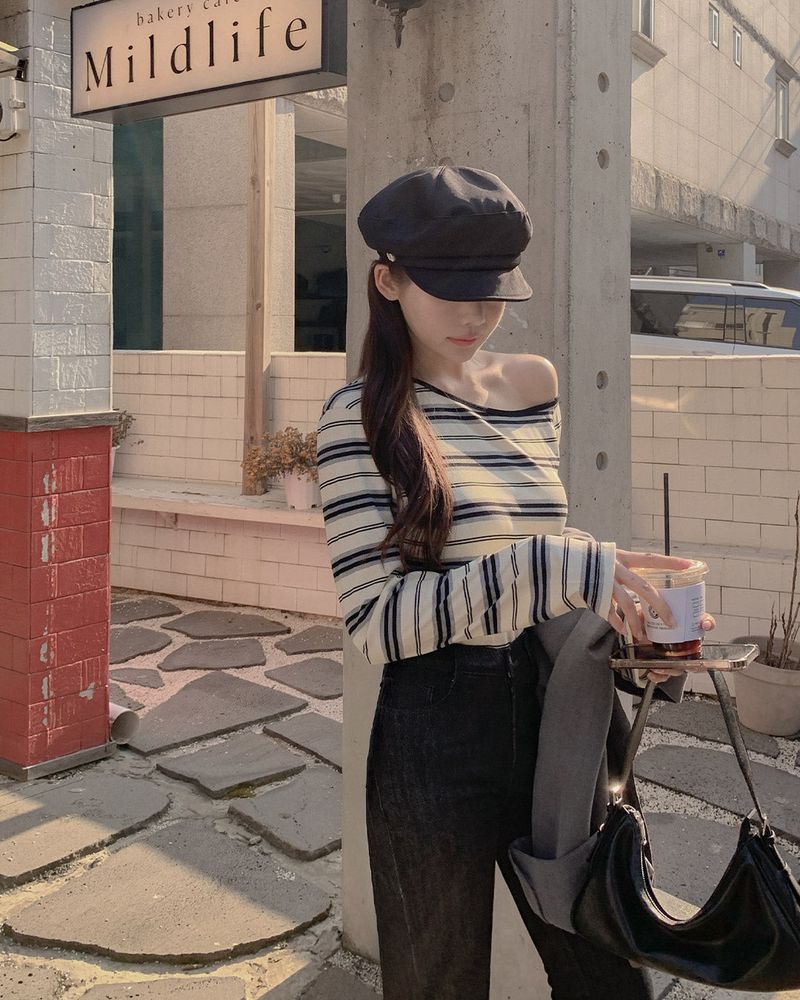 Zaren off-shoulder T-shirt
