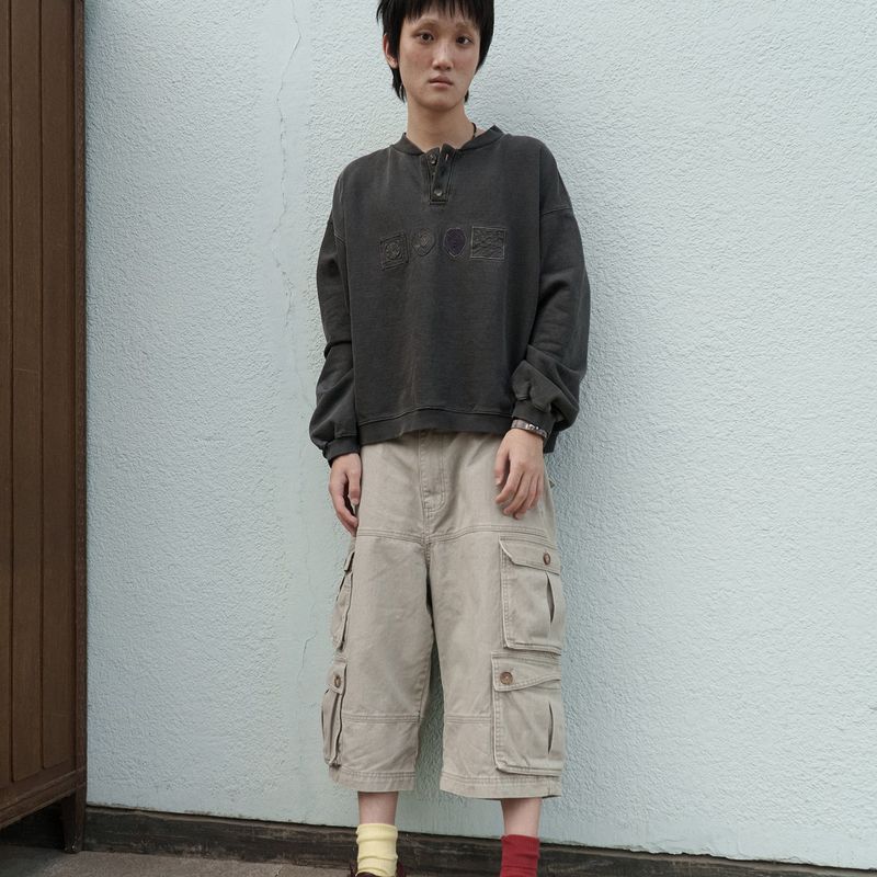 Symbolic button sweatshirt / Dusty charcoal