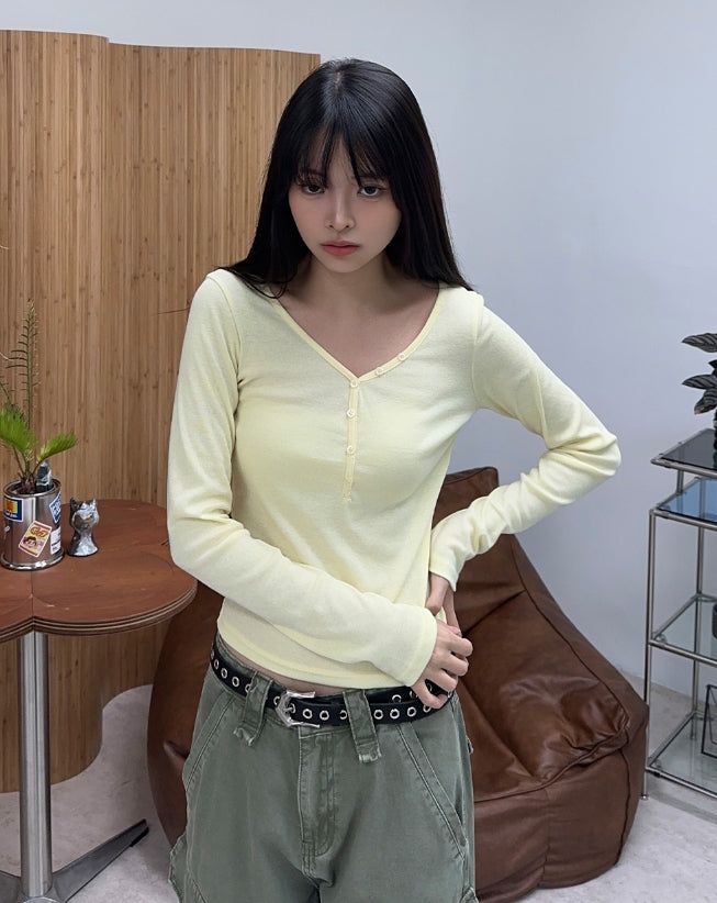 Leven V-Neck Button Long Sleeve Tee