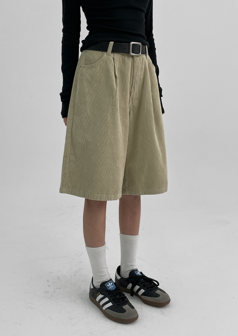 [MADE] Keyed Corduroy Bermuda Pants