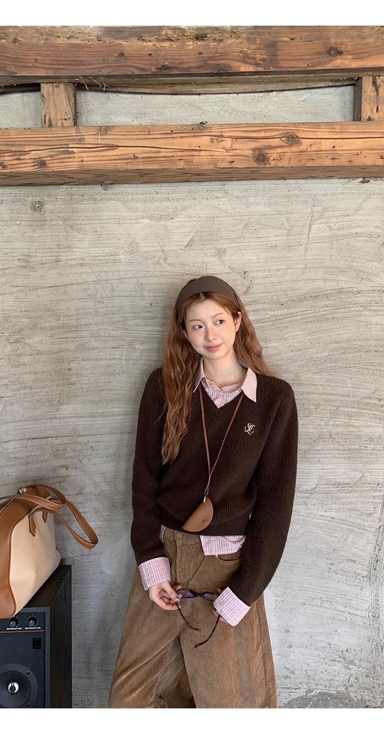 Pink checkered two-piece V-neck brown knitwear