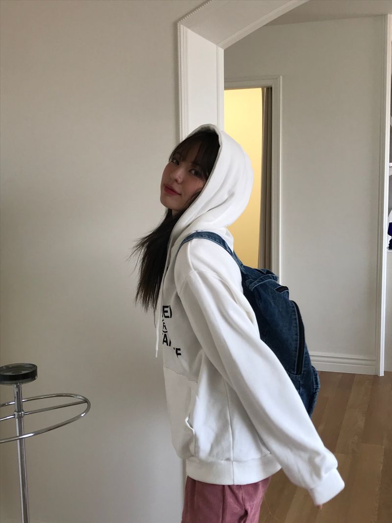 Poppy lettering hood T