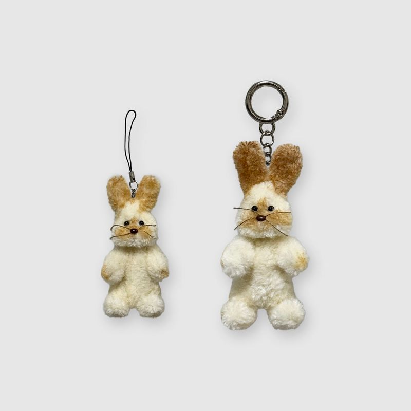 [made] cream rabbit keyring s size
