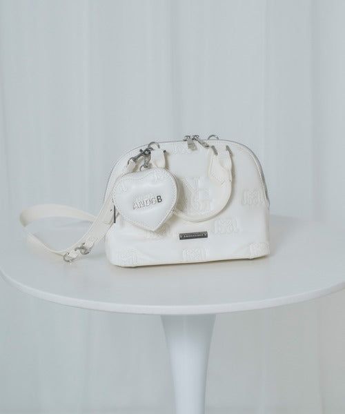 ANDGEEBEE(アンジービー)の「ロゴモノグラムショルダーバッグ(Bags)」