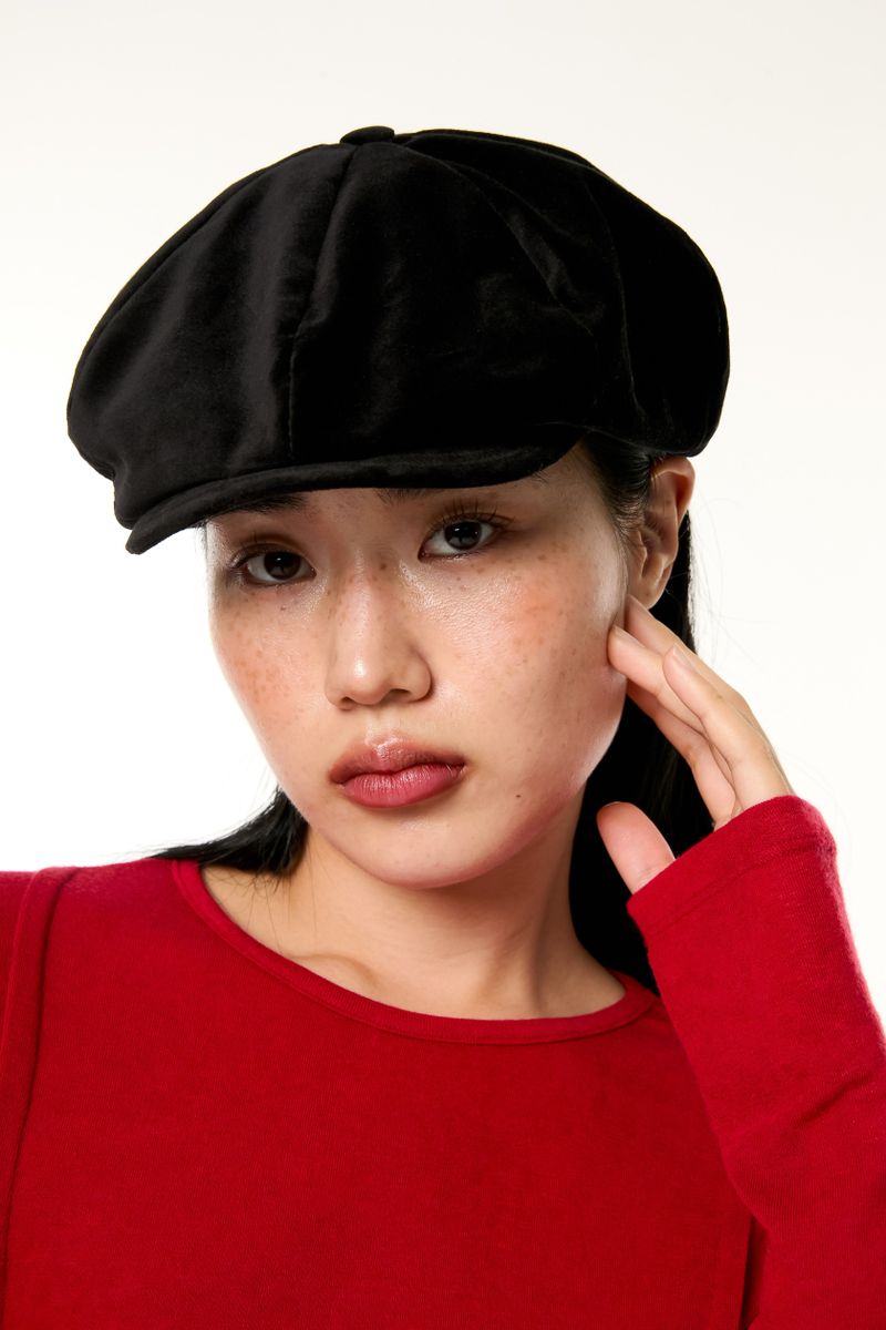 VELVET NEWSBOY CAP / BLACK