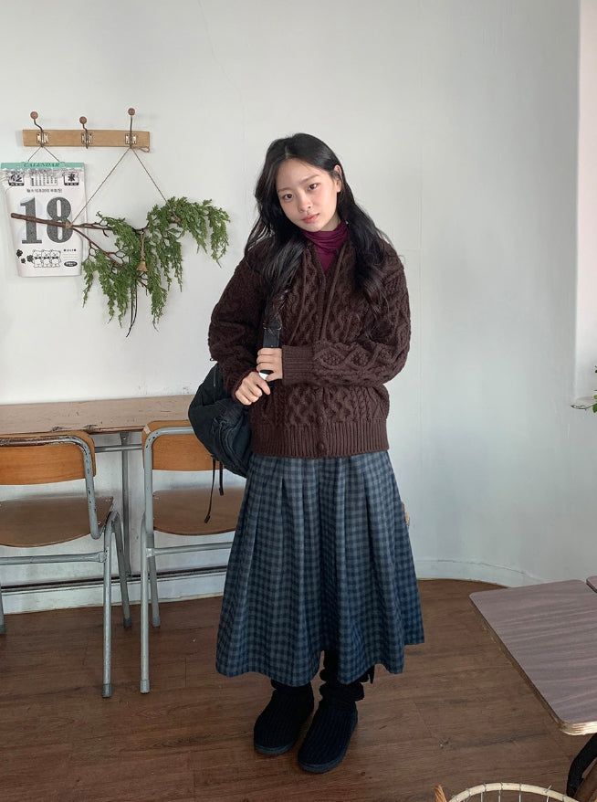 Dimtro Cable Hood Knit Cardigan