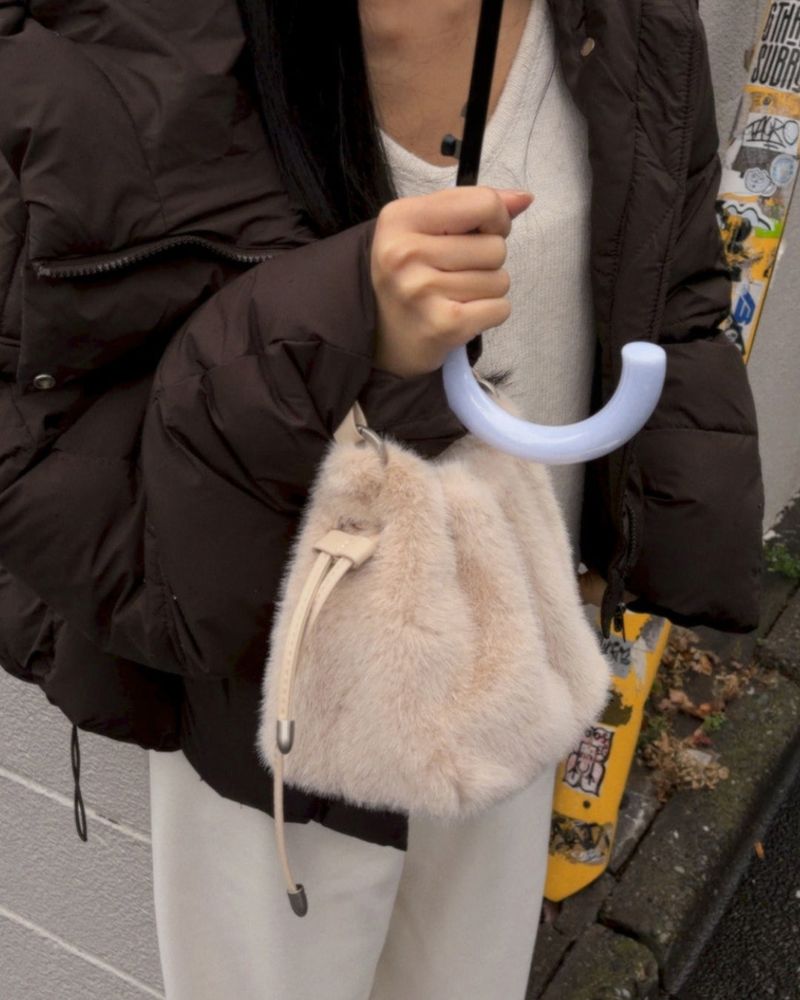 Sne Fur String bag