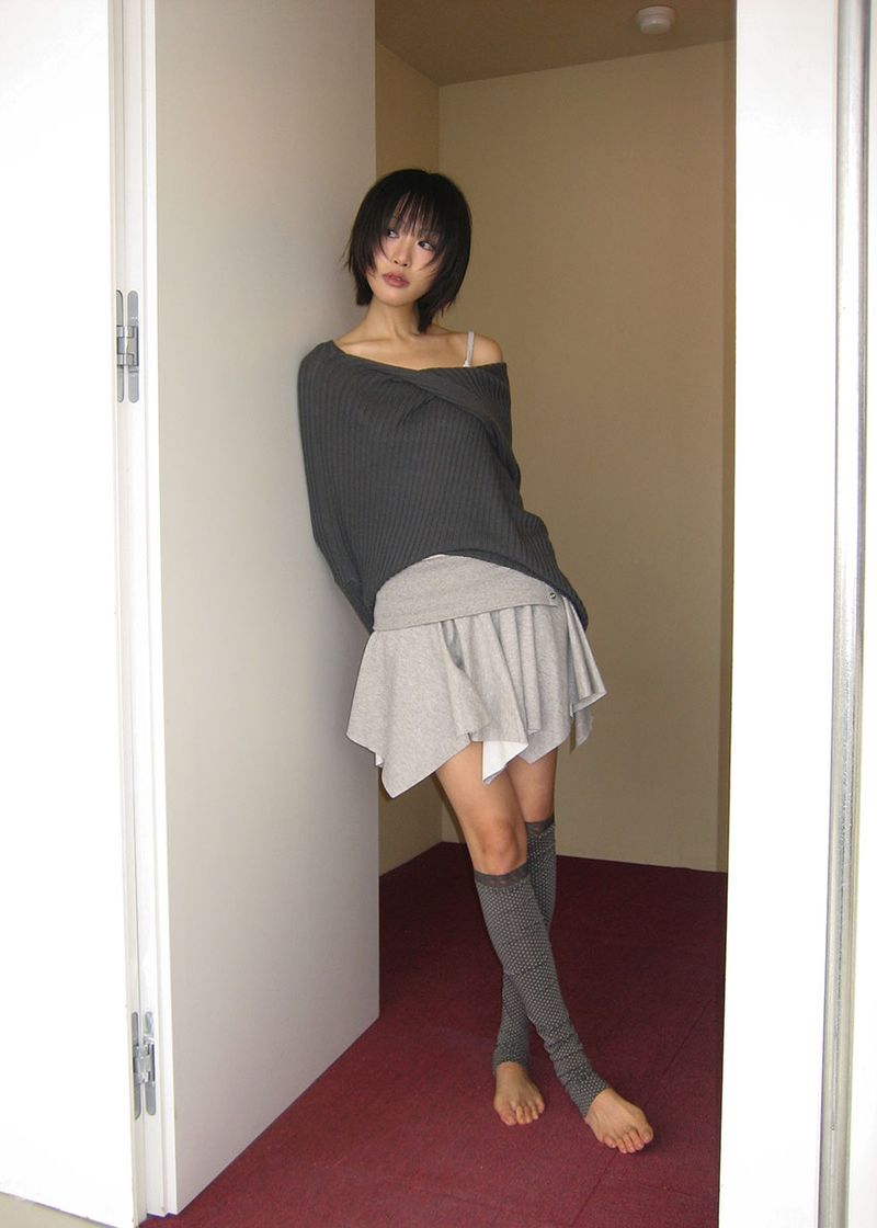 DOT LACE LEG WARMER