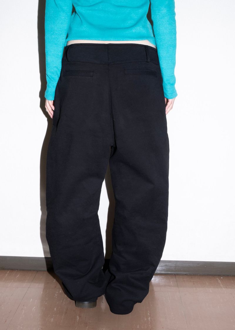 Slant pants [Black]