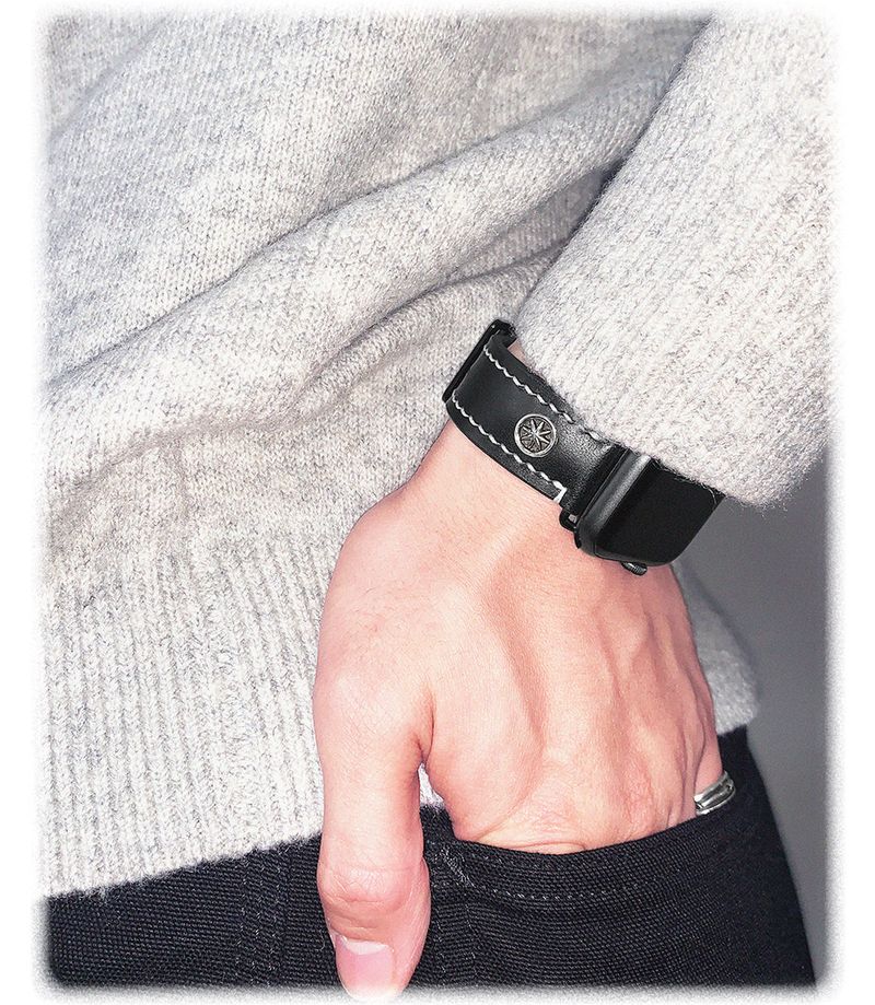APPLE WATCH COMET HEART STRAP (BK)