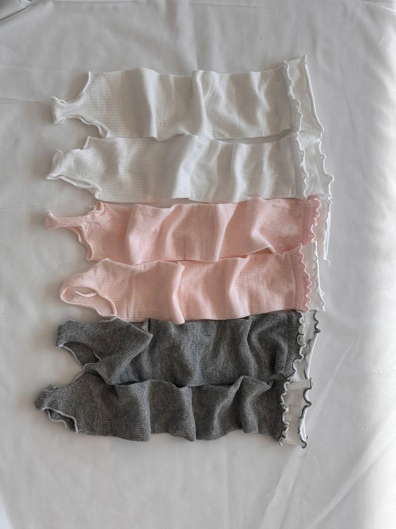 PINK PINEAPPLE（ピンクパイナップル）の「［2PCS 1SET］MILKY WAVE LEG WARMER（Fashion Accessories）」