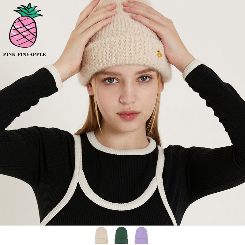 PINK PINEAPPLE（ピンクパイナップル）の「SNOW MAN BEANIE（Hats）」