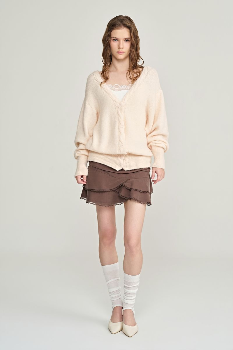 Kleesier(クリーシーア)の「スフレ ディープ ブイネック カーディガン ピンク(トップス)」