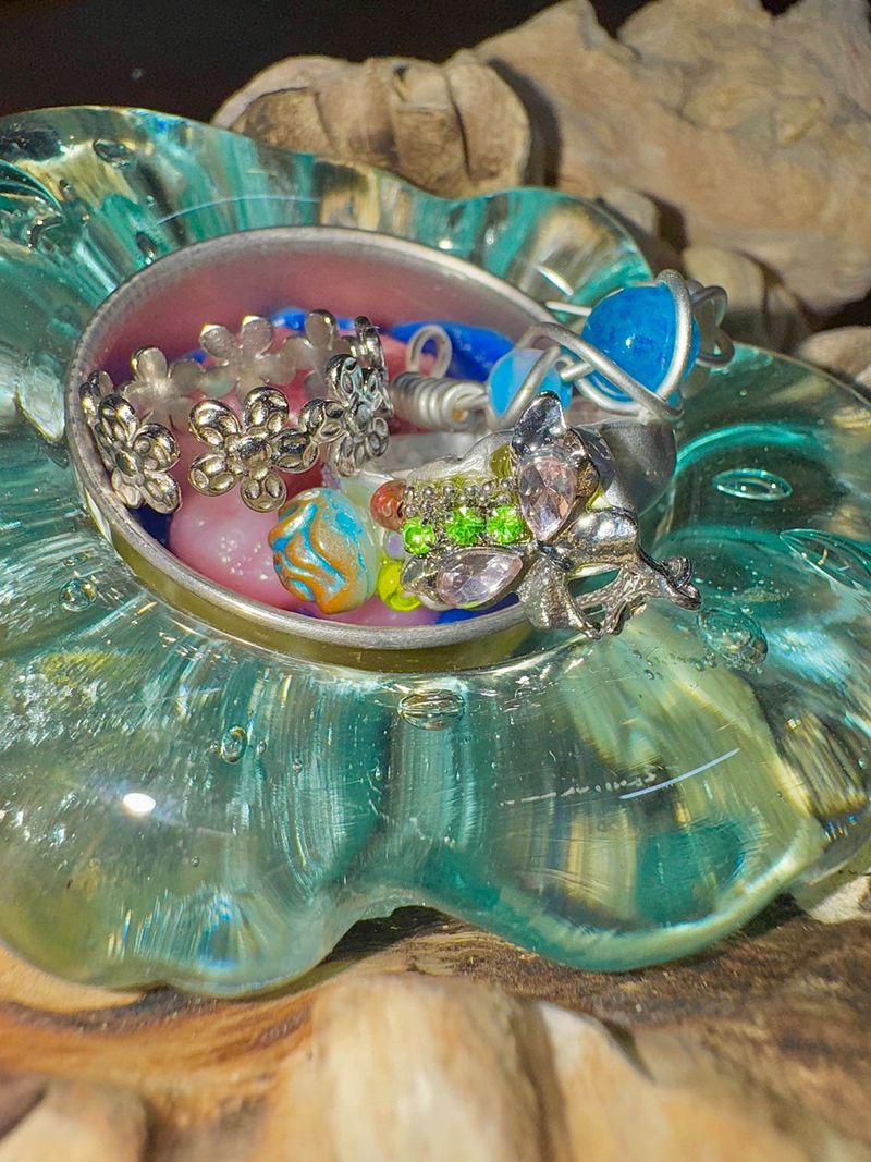 Blue ocean twist ring