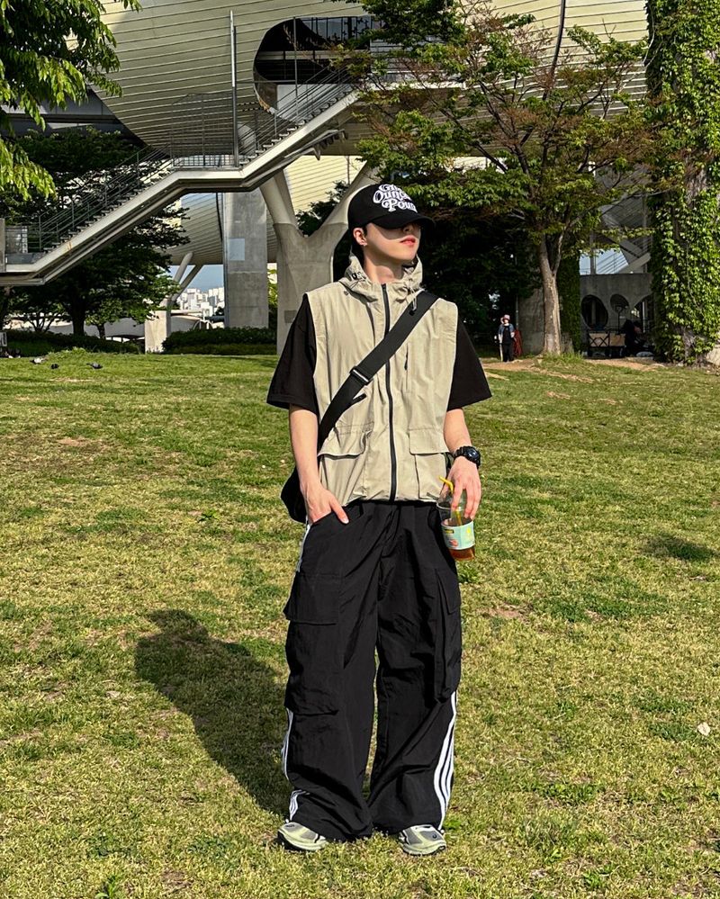 Line Nylon Track Cargo Pants - Black