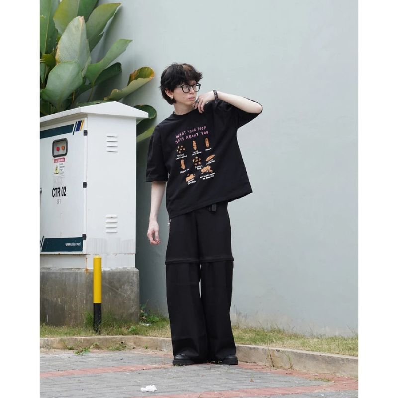 PEANUT STAIN - Poop Black Boxy Tshirt