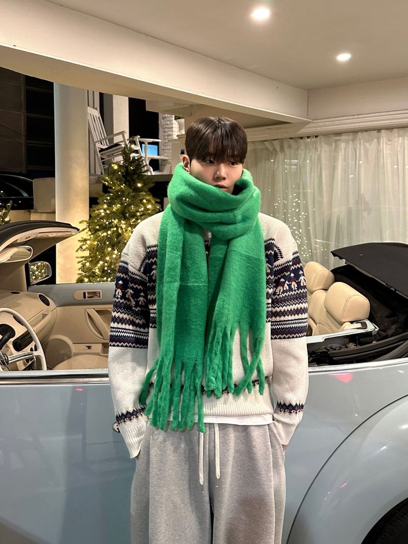 Tassel Bear Cozy Muffler