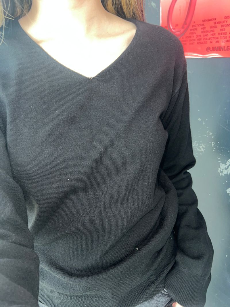 V-NECK KNIT BLACK