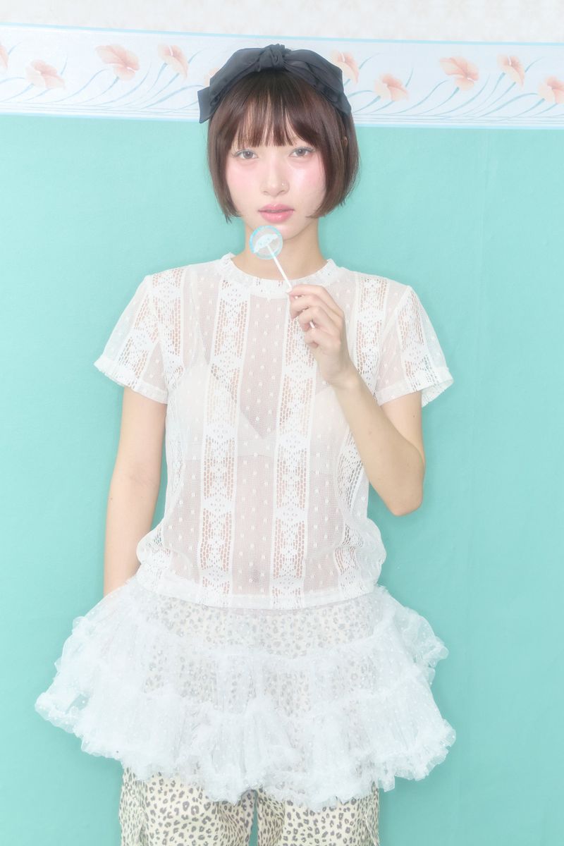 SHAKIRI（シャキリ）の「FAIRY LACE TOP (CREAM)（Tops）」