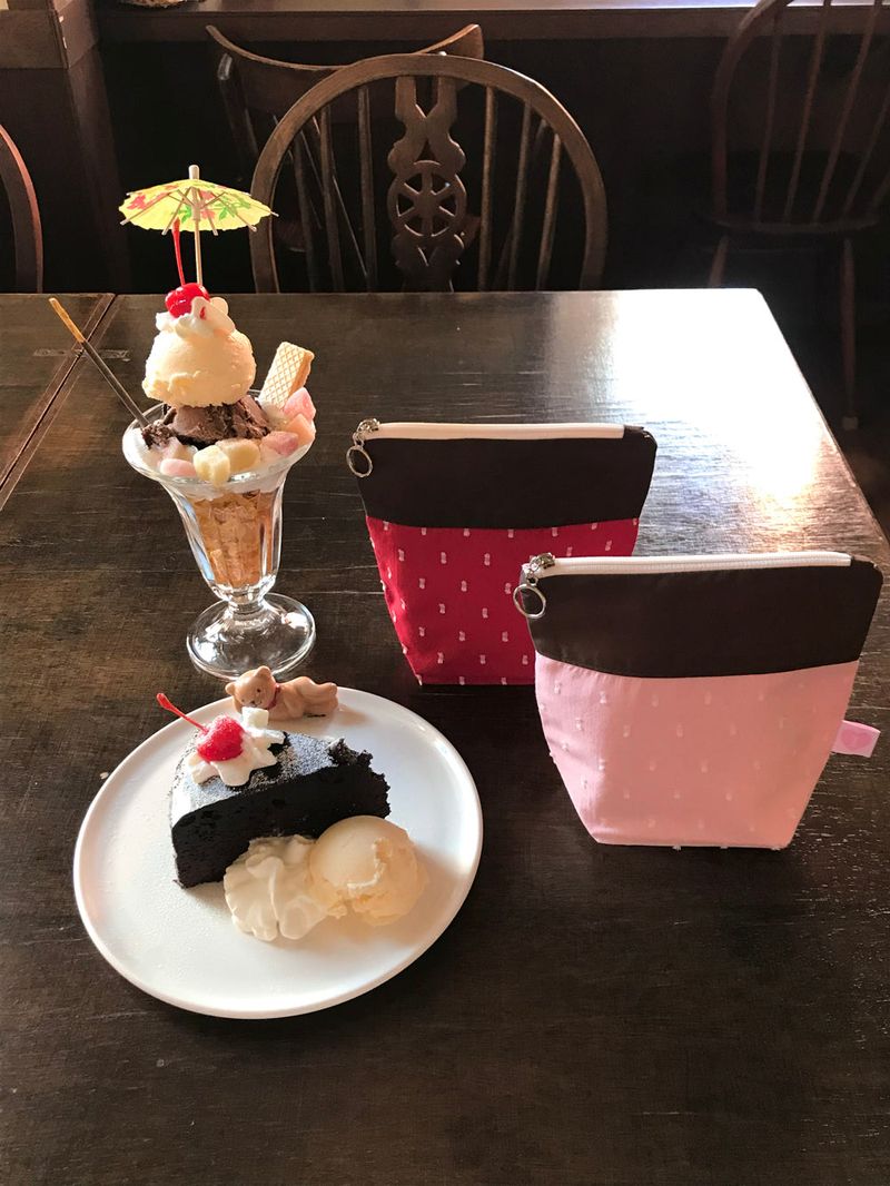 choco love berry pouch / 2 colors