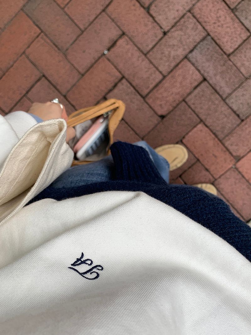 [MADE] TA DEEP V-NECK SWEATSHIRT